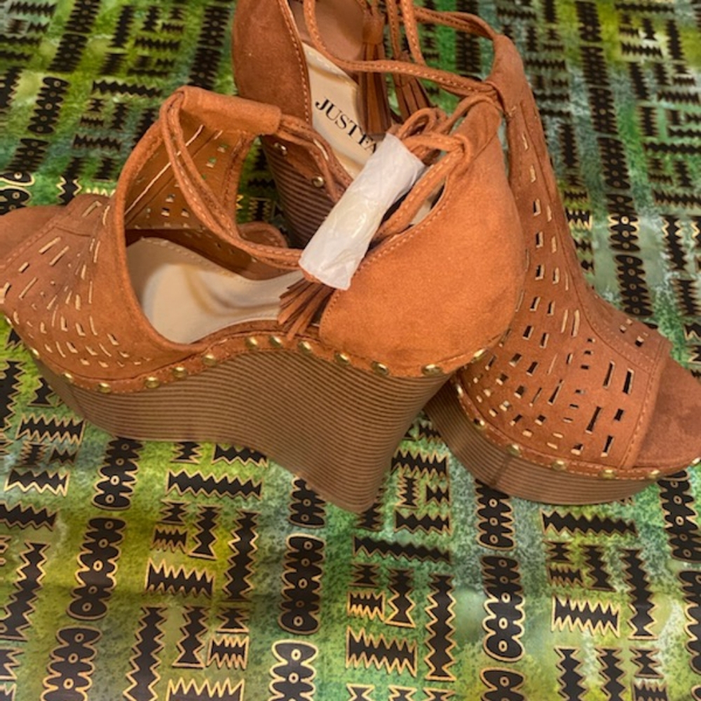Wedge sandals - Picture 2 of 3